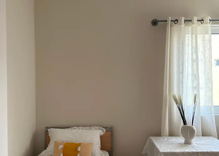 بيت ضيافة Lemon Tree ساراندا