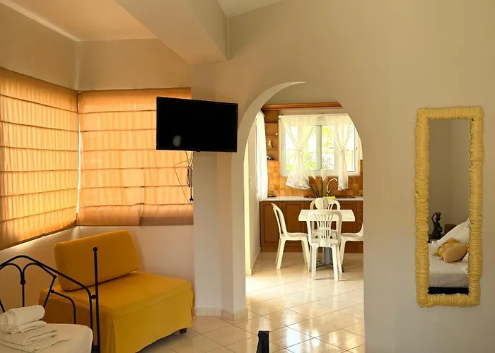 Lemon Tree بيت ضيافة ساراندا